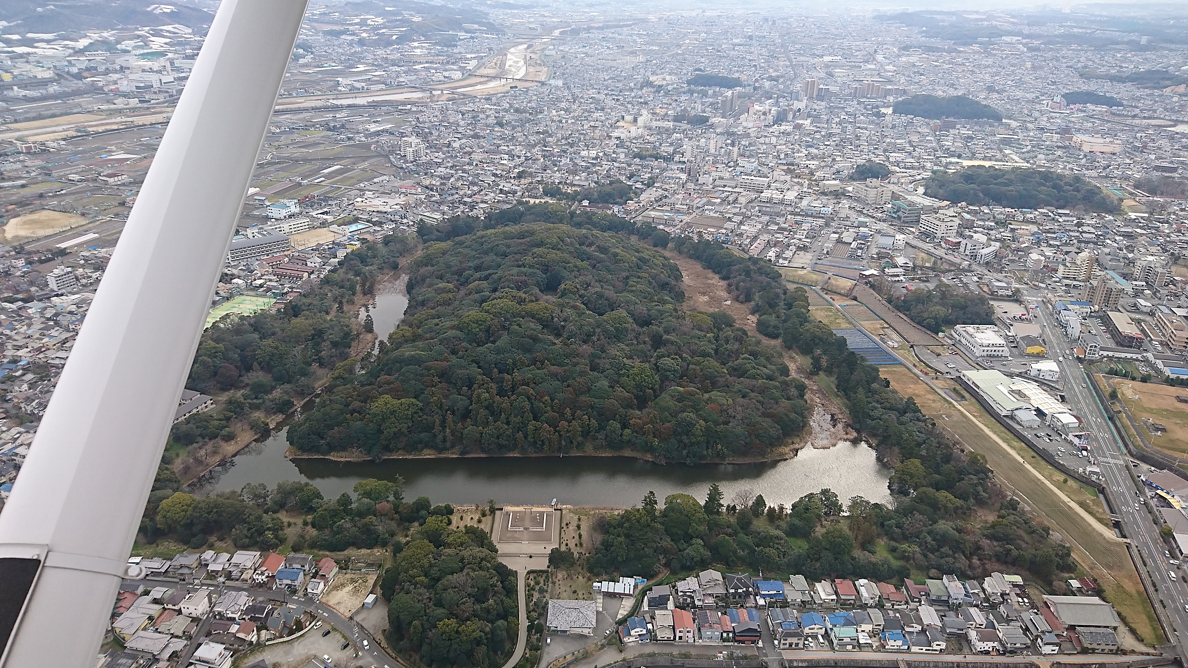 応神陵を囲む陪塚 ― 東馬塚・栗塚・東山古墳