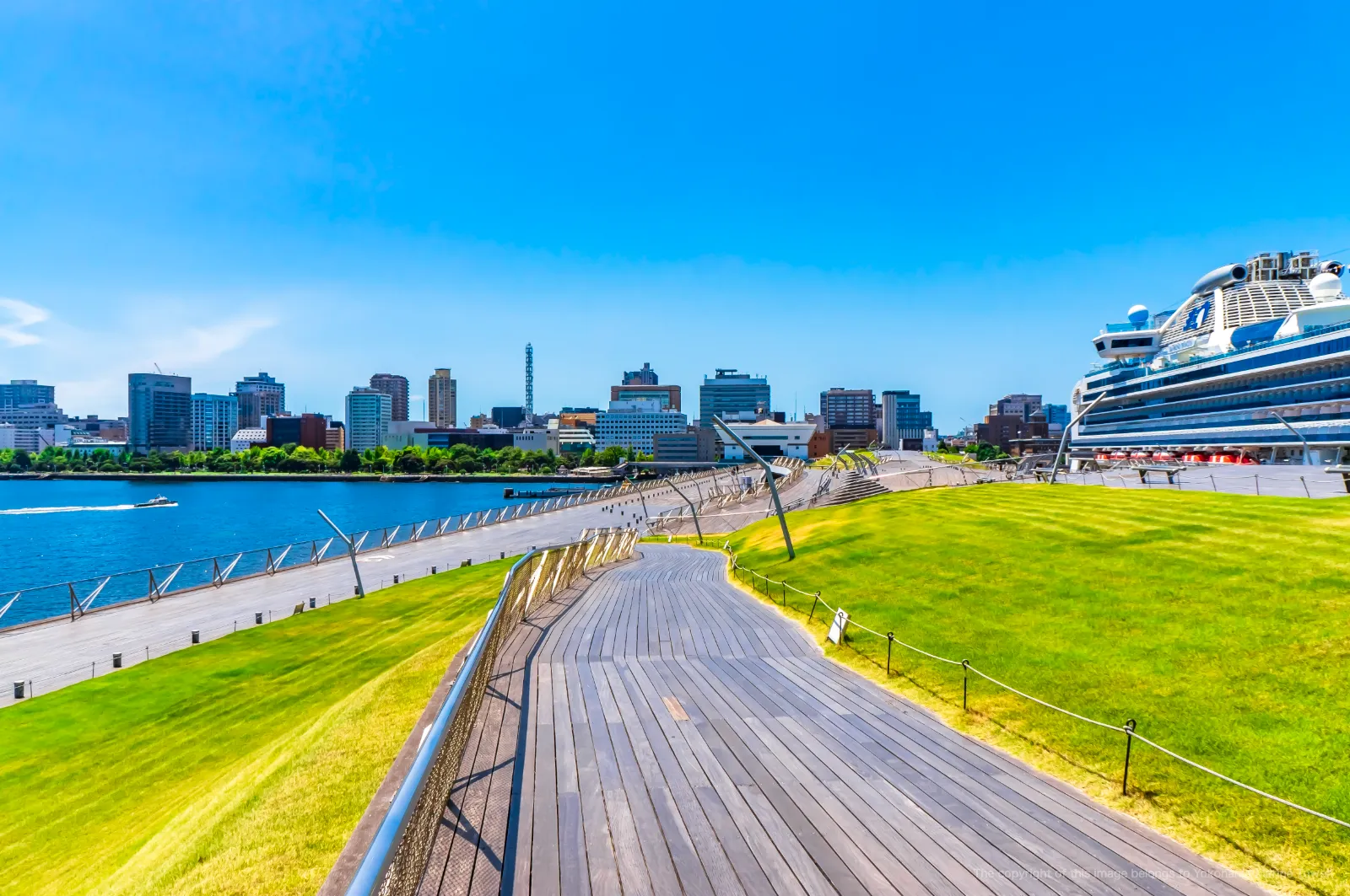 Osanbashi — How Many Nails Hold Up That Roof?